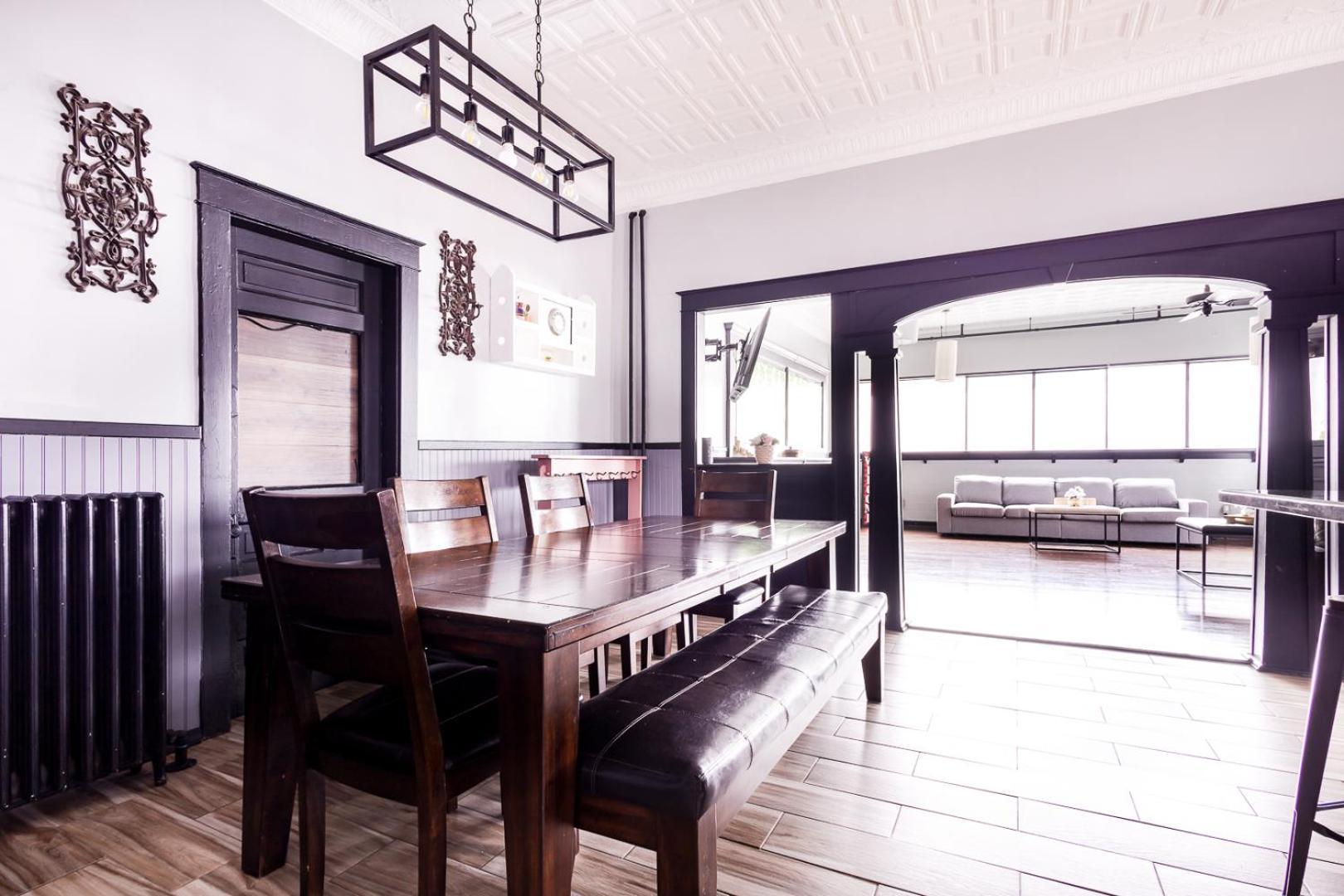 The Pub- 8Br Free Parking, Minutes From Falls & Casino Niagara Falls Exterior photo