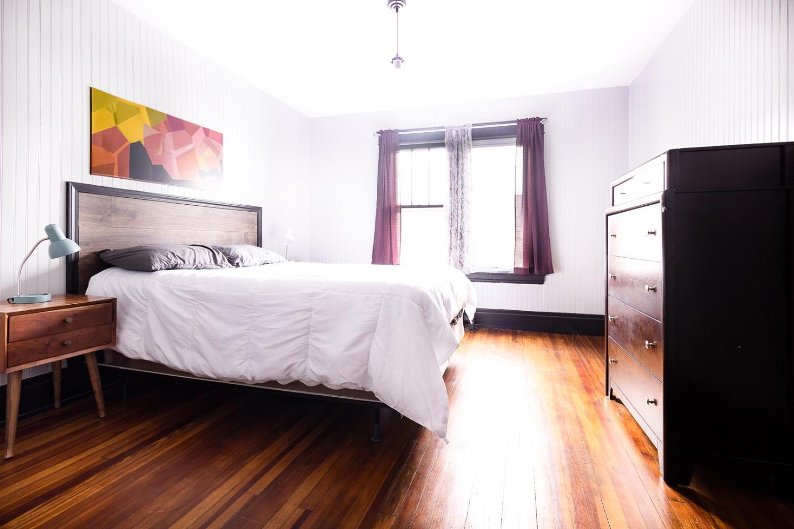 The Pub- 8Br Free Parking, Minutes From Falls & Casino Niagara Falls Exterior photo