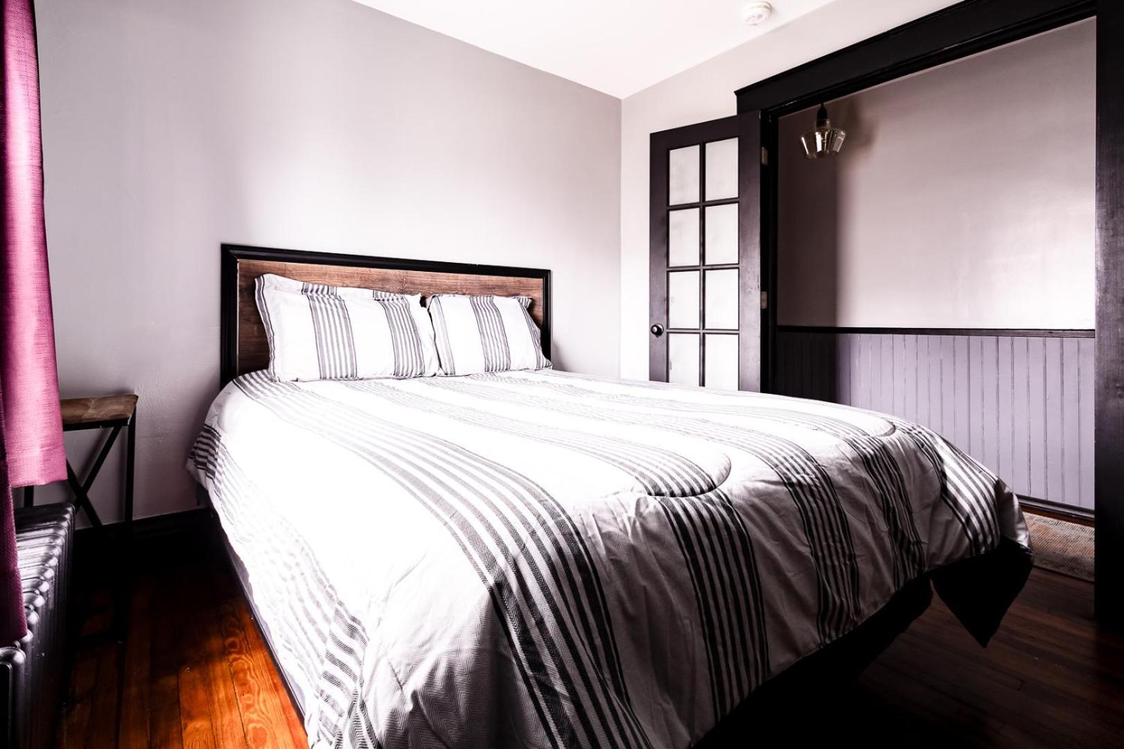 The Pub- 8Br Free Parking, Minutes From Falls & Casino Niagara Falls Exterior photo